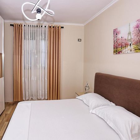 R&B City Center Apartment Tiranë Eksteriør bilde