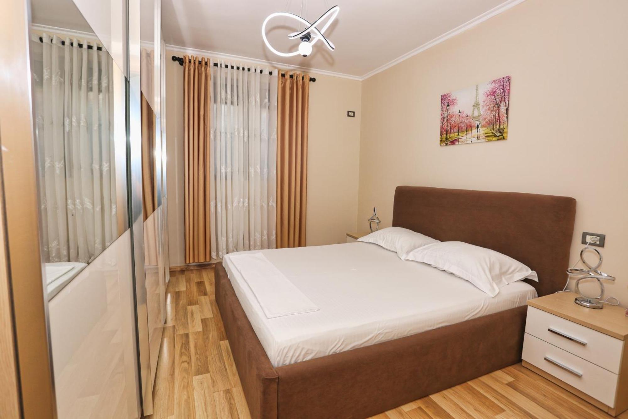 R&B City Center Apartment Tiranë Eksteriør bilde