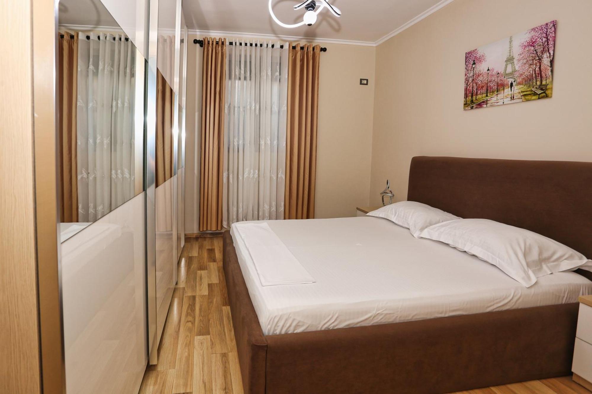 R&B City Center Apartment Tiranë Eksteriør bilde