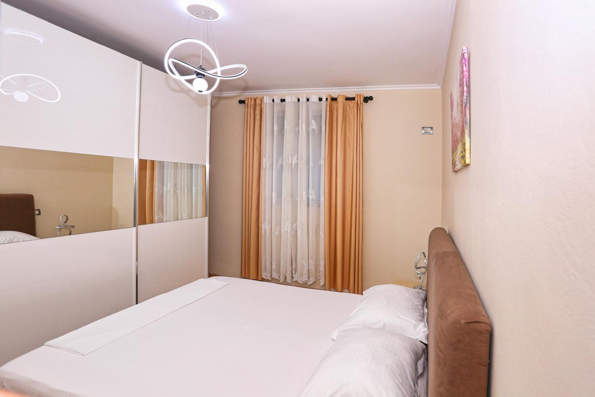 R&B City Center Apartment Tiranë Eksteriør bilde